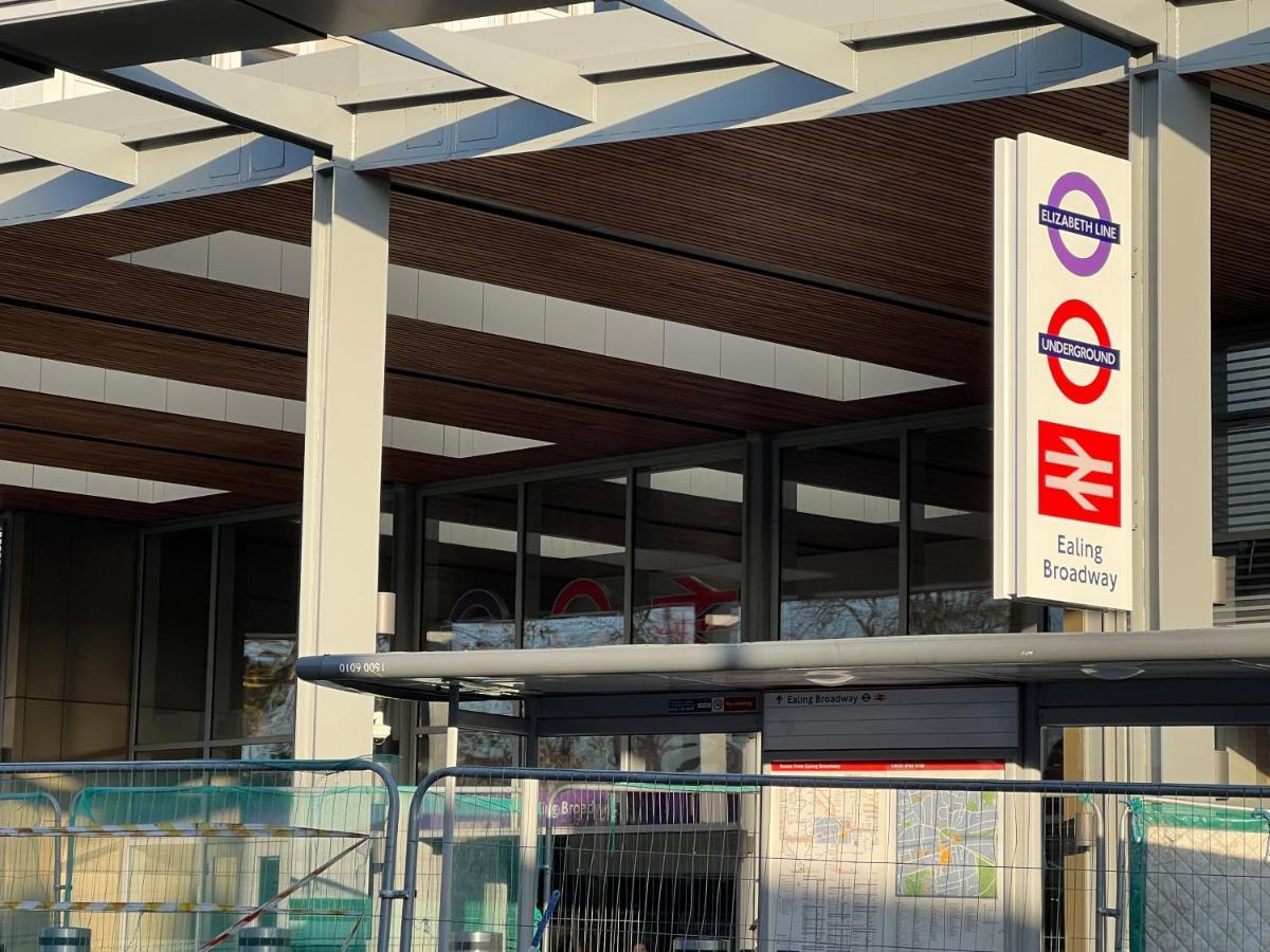 Mia Residence - Entire Studio Apartment - City View - London - Next To Ealing Broadway Station Exterior photo