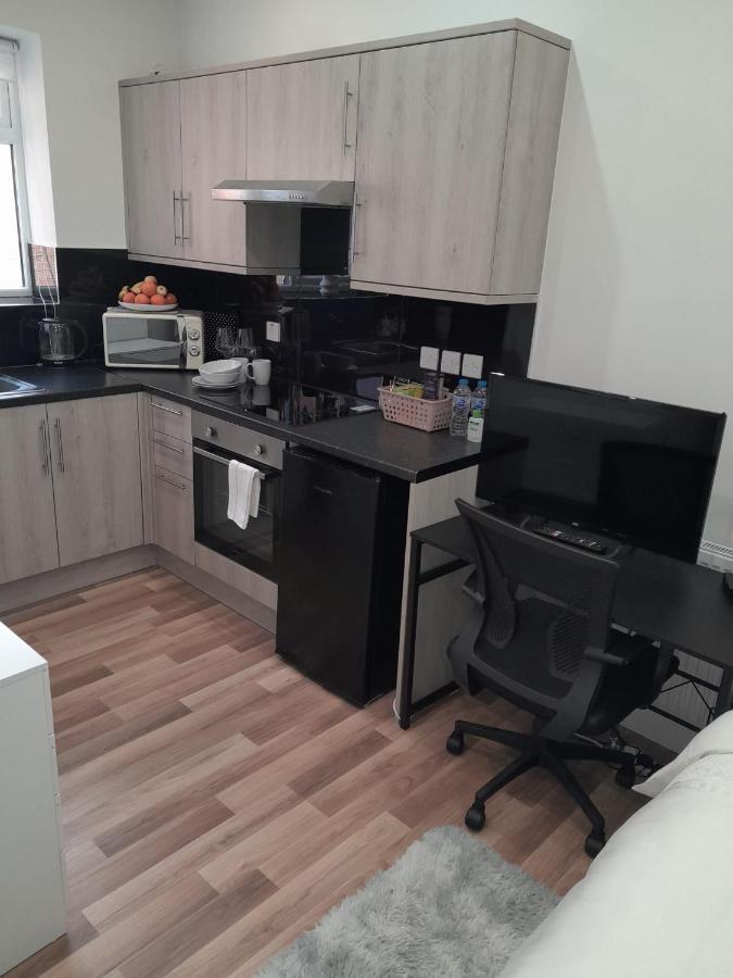 Mia Residence - Entire Studio Apartment - City View - London - Next To Ealing Broadway Station Exterior photo